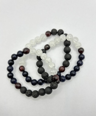 Bransoletka z granatem,lawa,noc kairu,kwarcem lodowym