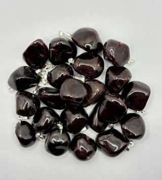 Zawieszka z granatem