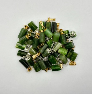 Zawieszka z jadeitem