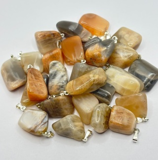 Zawieszka z kamieniem księżycowym - bębniak - 32 mm