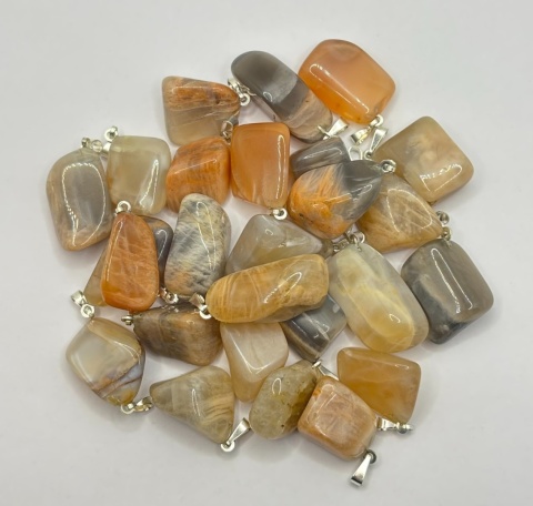 Zawieszka z kamieniem księżycowym - bębniak - 32 mm