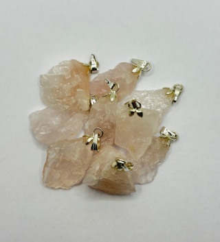 Zawieszka z kwarcem różowym - bryłka