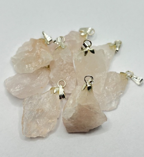 Zawieszka z kwarcem różowym - bryłka