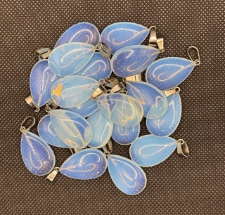 Zawieszka z opalem mlecznym (opalit)