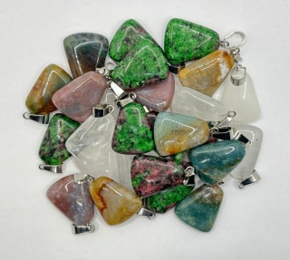 Zawieszka z kryształem górskim,agatem, zoisytem