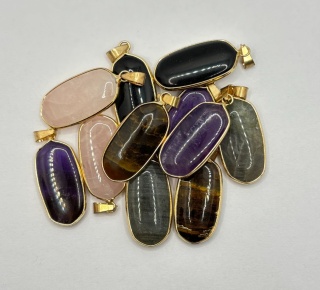 Zawieszka z amestem , ,onyksem ,kwarcem różowym ,tygrysim okiem, labladorytem