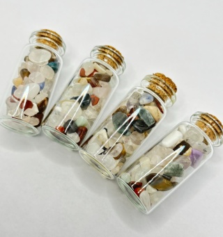 Buteleczki z kamieniami