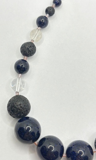Naszyjnik z nocą kairu,kryształem górskim i lawą wulkaniczną