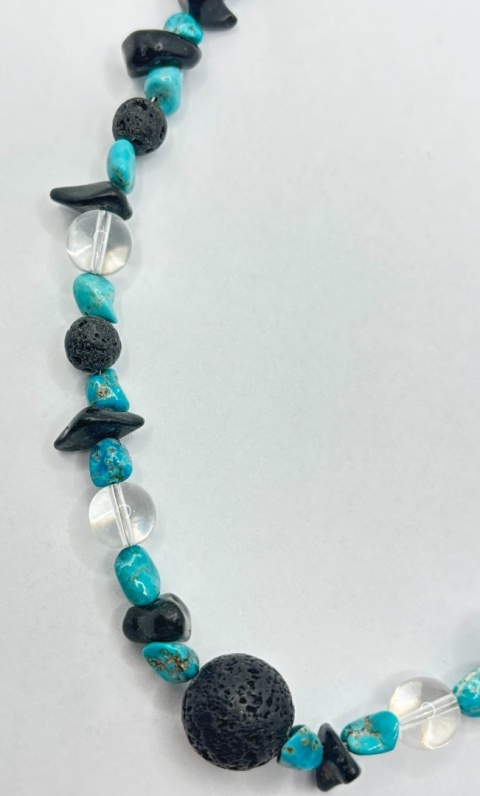 Naszyjnik z turkusem,kryształem górskim,lawą wulkaniczną