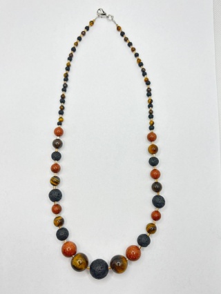 Naszyjnik z tygrysiego oka,lawą wulkaniczną