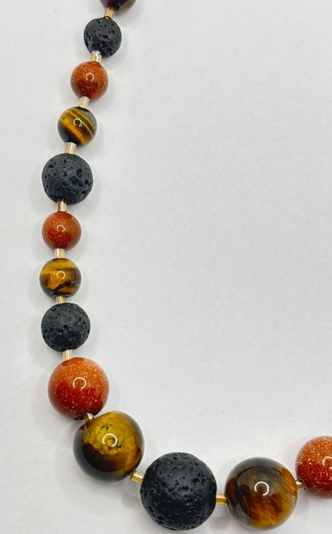 Naszyjnik z tygrysiego oka,lawą wulkaniczną
