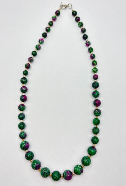 Naszyjnik z zoisytem