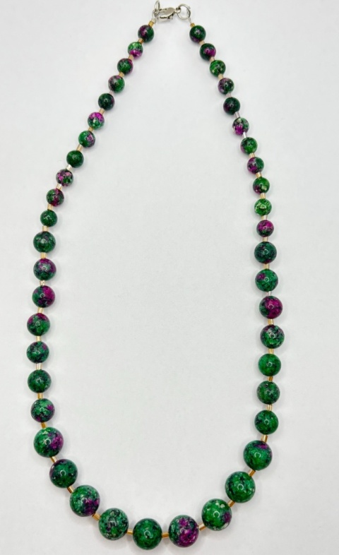 Naszyjnik z zoisytem