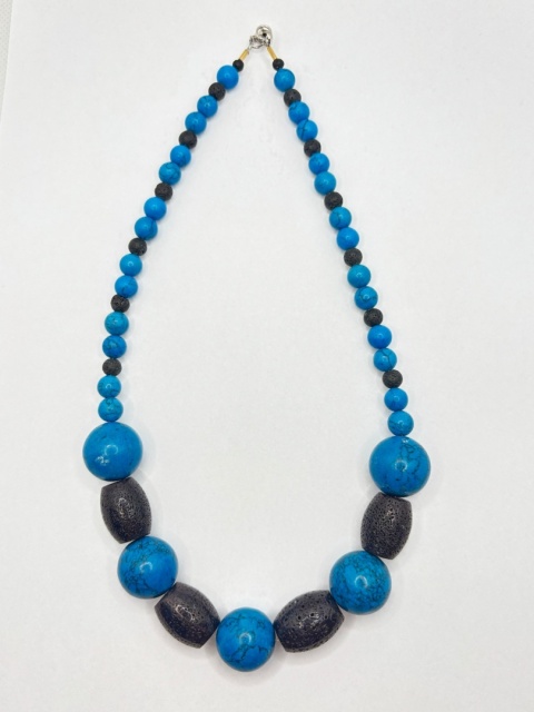 Naszyjnik z turkusem i lawą wulkaniczną
