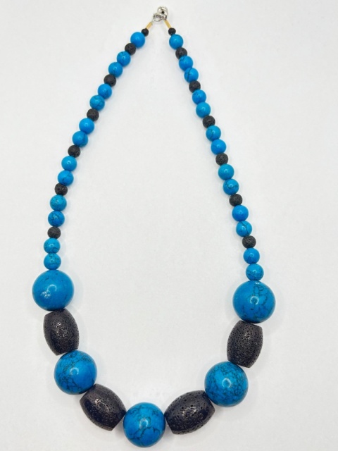 Naszyjnik z turkusem i lawą wulkaniczną