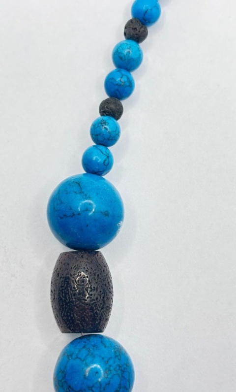 Naszyjnik z turkusem i lawą wulkaniczną