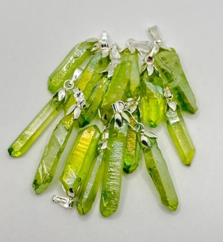 Zawieszka z kryształem oliwkowym