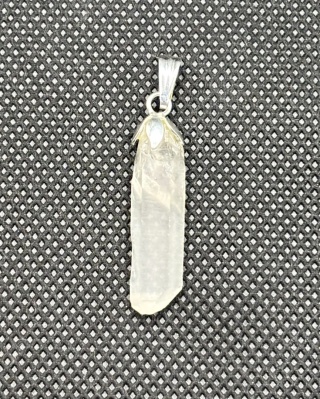 Zawieszka z kryształem górskim