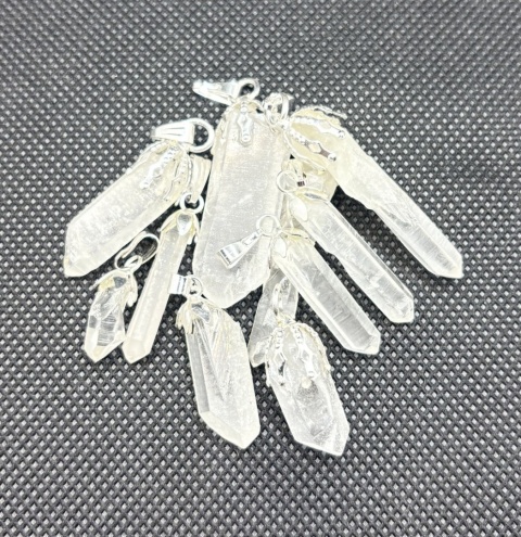 Zawieszka z kryształem górskim