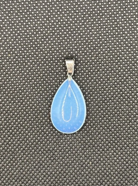 Zawieszka z opalem mlecznym (opalit)