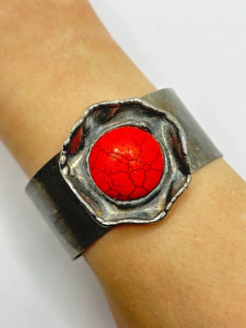 Bransoletka z howlitem