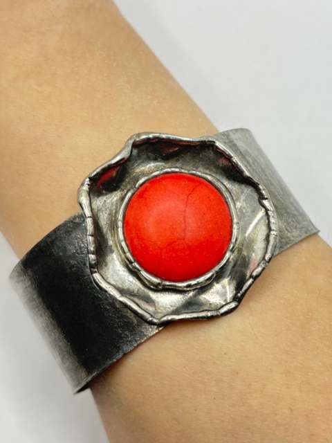 Bransoletka z howlitem