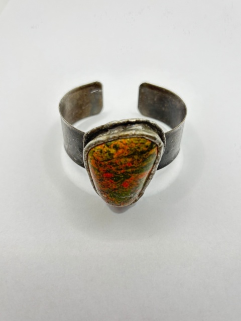 Bransoletka z unakitem