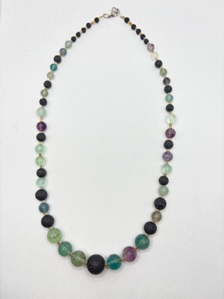 Naszyjnik z fluorytem i lawą wulkaniczną