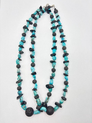 Naszyjnik z turkusem i lawą wulkaniczną