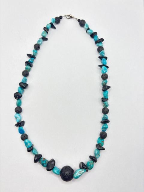 Naszyjnik z turkusem i lawą wulkaniczną