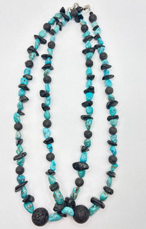 Naszyjnik z turkusem i lawą wulkaniczną