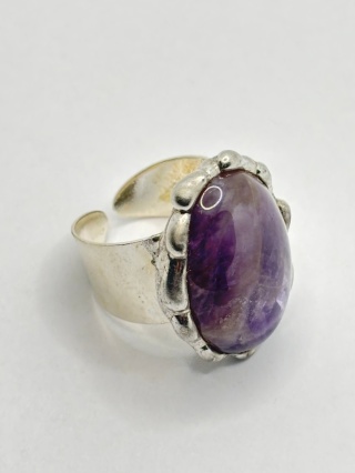 Pierścionek z ametystem