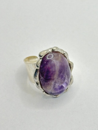 Pierścionek z ametystem