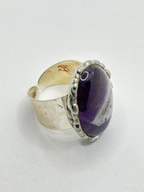 Pierścionek z ametystem
