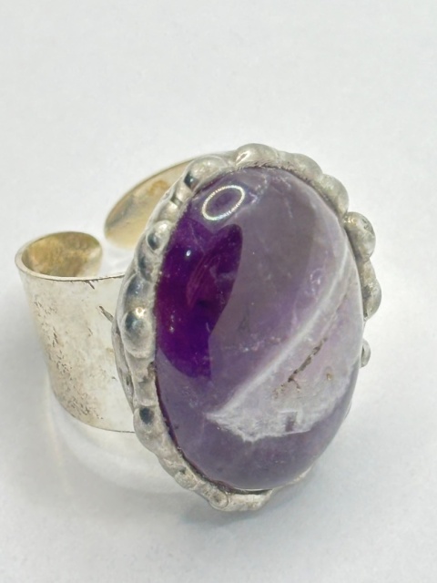 Pierścionek z ametystem
