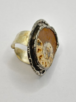 Pierścionek z amonitem