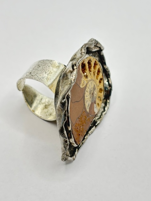 Pierścionek z amonitem