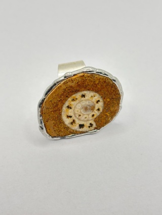 Pierścionek z amonitem