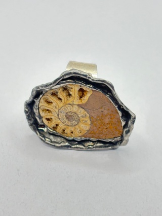 Pierścionek z amonitem