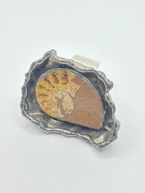 Pierścionek z amonitem