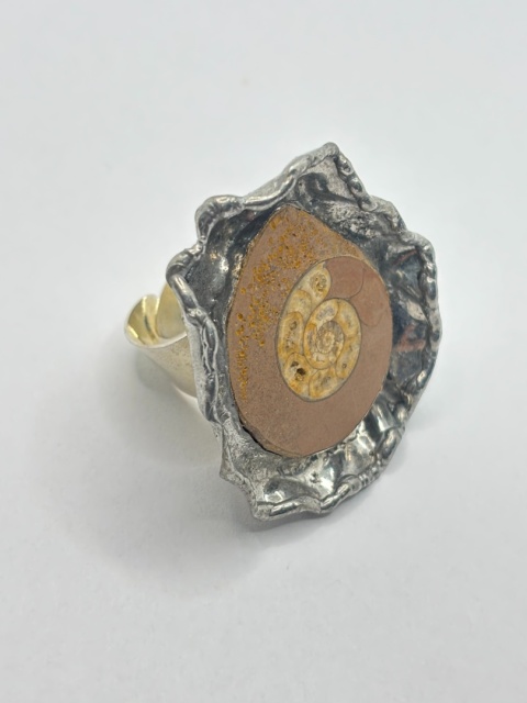 Pierścionek z amonitem