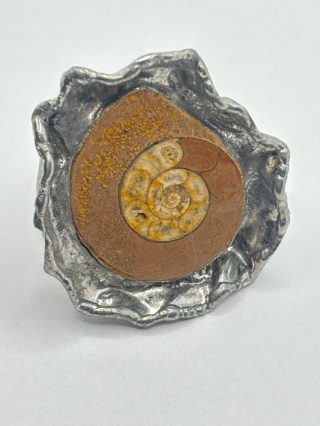Pierścionek z amonitem
