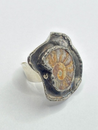 Pierścionek z amonitem