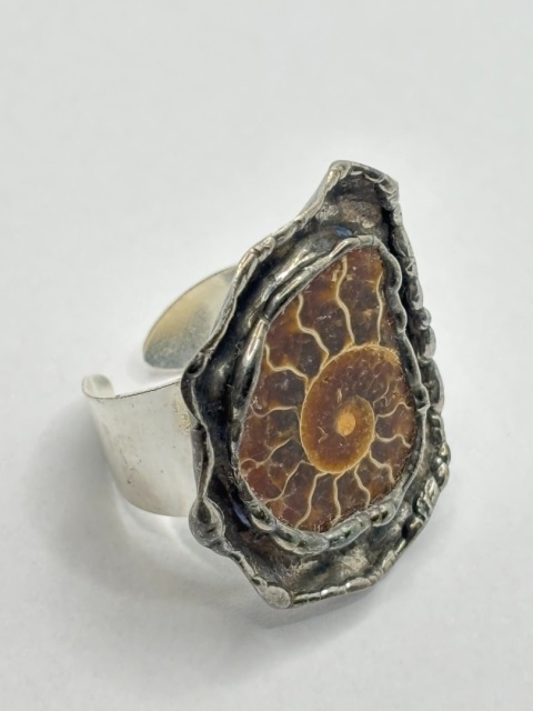 Pierścionek z amonitem