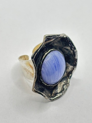 Pierścionek z chalcedonem