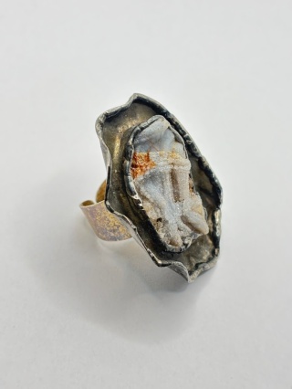 Pierścionek z chalcedonem