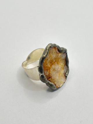 Pierścionek z chalcedonem