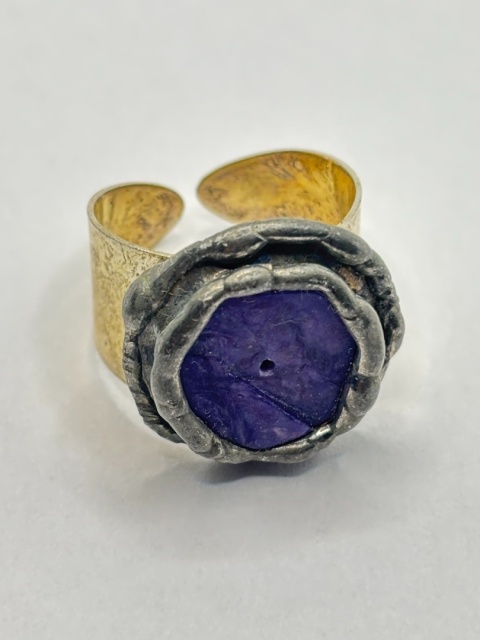 Pierścionek z czaroitem