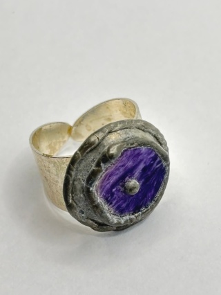 Pierścionek z czaroitem