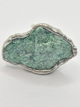 Pierścionek z fuchsytem